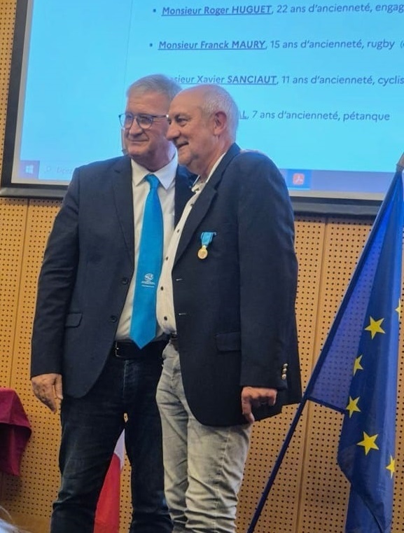 REGIS VIDAL MEDAILLE DE LE JEUNESSE, DES SPORTS ET DE L'ENGAGEMENT ASSOCIATIF